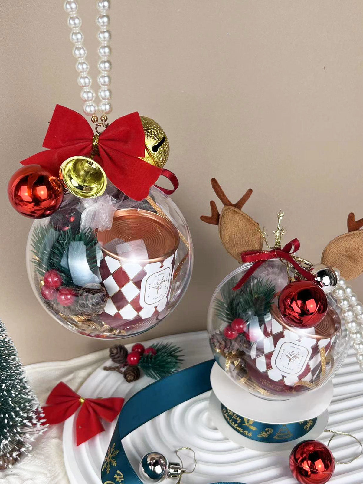 (Exclusive) Christmas Joy Crystal Ball