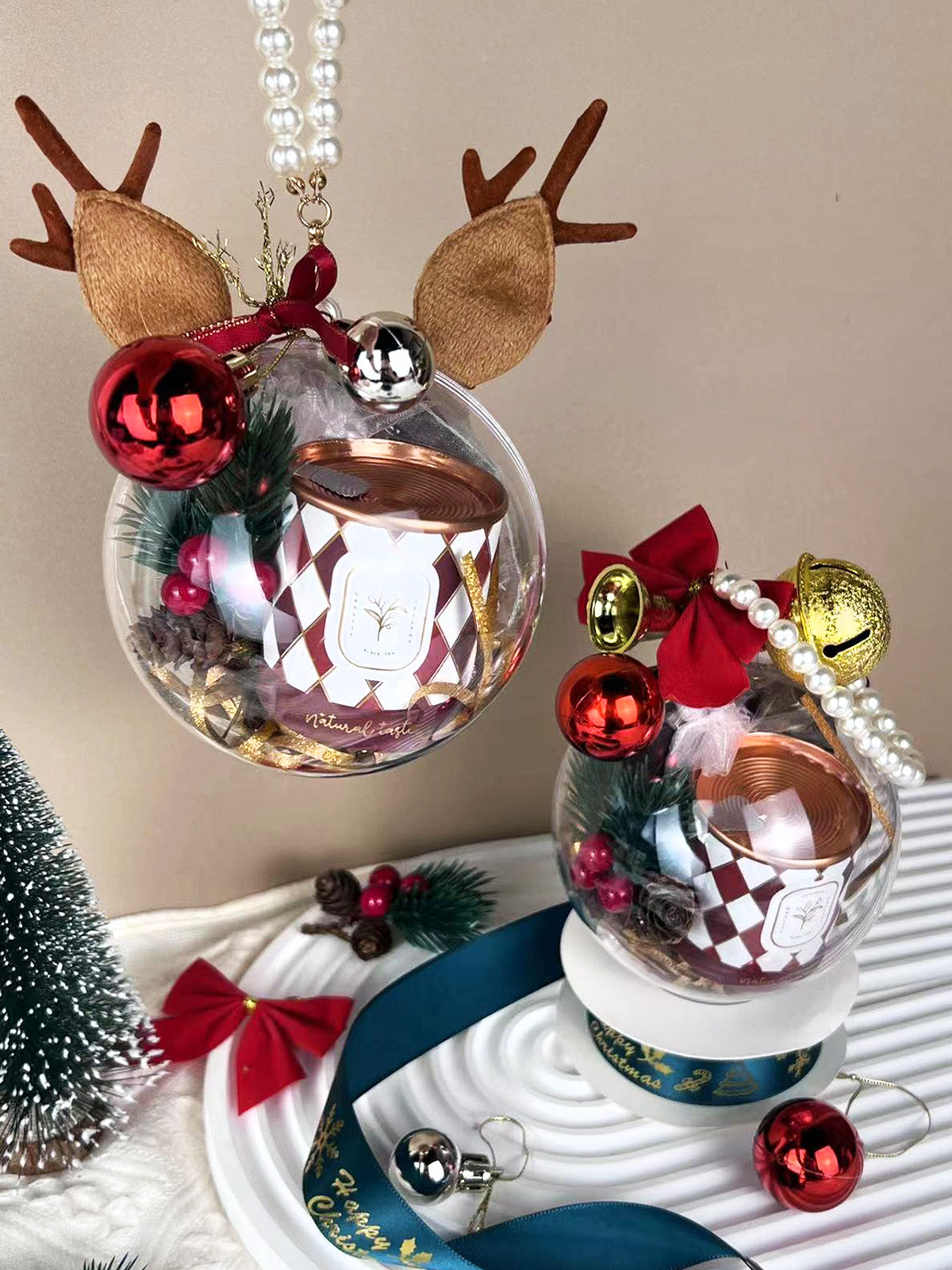 (Exclusive) Christmas Joy Crystal Ball
