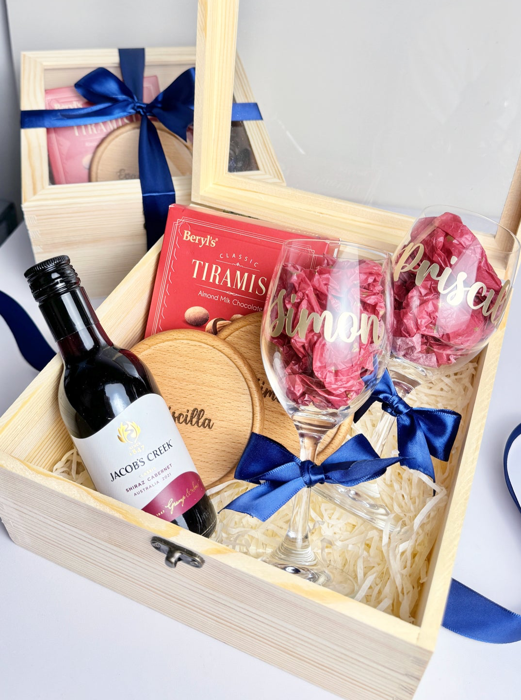 Personalised Elegant Red Wine Wooden Gift Box